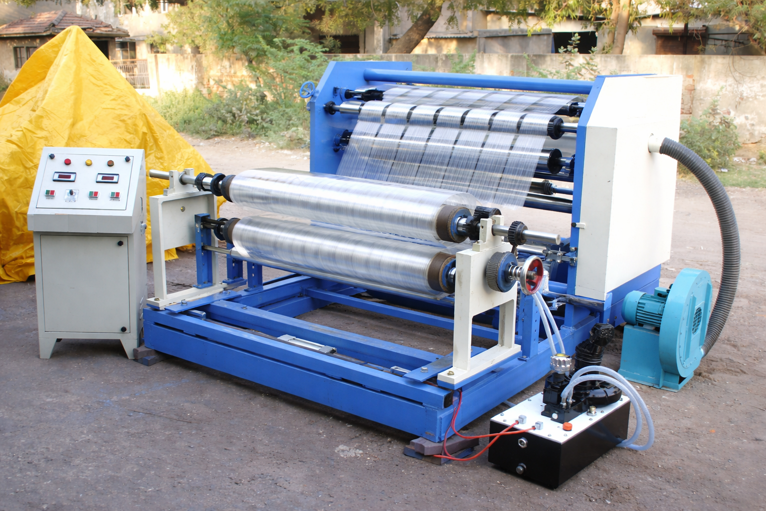 2. Center Shaft Slitting Rewinding Machines